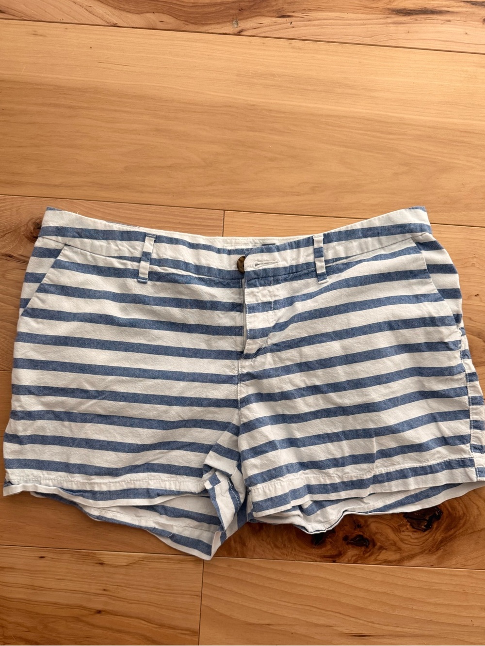 Old Navy Blue & White Women’s Casual Shorts